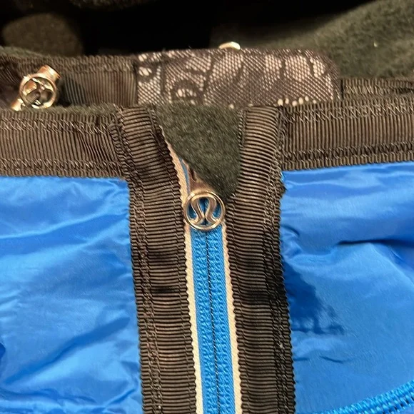 EUC Lululemon Run: Bundle Up Jacket (US 8) - Black / Beaming Blue - Picture 9 of 16